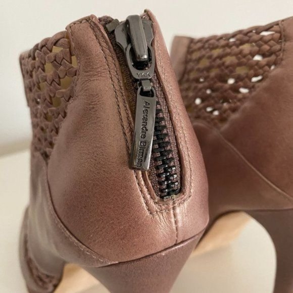 Alexandre Birman Metallic Rose Gold Braided Caged Open Toe Leather Heels 6.5 - Picture 8 of 12